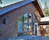 Studio with private hot tub, WiFI, & tranquil glacier views