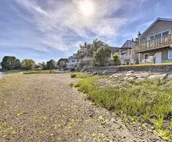 Waterside Portsmouth Home w/Deck, 11 Mi to Newport