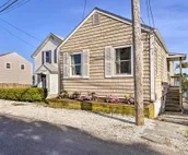 Waterside Portsmouth Home w/Deck, 11 Mi to Newport