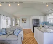 Waterside Portsmouth Home w/Deck, 11 Mi to Newport