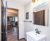 Charming Lake House within Walking Distance from Lake