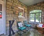 Spacious Louisville Home: Walk to Restaurants!
