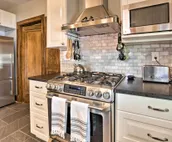Spacious Louisville Home: Walk to Restaurants!