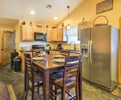 The Bunkhouse at Rolling Meadows Ranch w/ Grill!