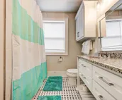 Howes Capitol II-Sleek & spacious-walk to OU Med