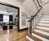 Howes Capitol II-Sleek & spacious-walk to OU Med