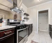 Howes Capitol II-Sleek & spacious-walk to OU Med