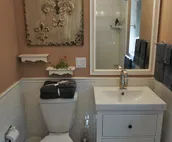 Killer location family friendly, walkable to trails and hiking