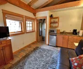 Carriage House - Kobuk's Cozy Timber frame Cottage