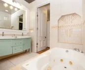 Grand Victorian Retreat. Soak & Savor w/Hollyhock