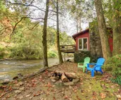 River Haus - Adorable riverfront cabin right on the Chattahoochee minutes from