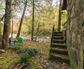 River Haus - Adorable riverfront cabin right on the Chattahoochee minutes from