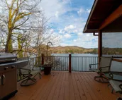 Knot Done - Luxurious treehouse-style lodge with breathtaking views of Lake