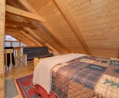 No Stress At All - Secluded & cozy cabin  with wall-to-wall windows