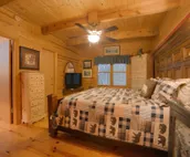 No Stress At All - Secluded & cozy cabin  with wall-to-wall windows