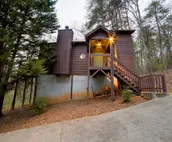 No Stress At All - Secluded & cozy cabin  with wall-to-wall windows