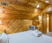 Lazy River Days - Riverfront cabin with amazing views in downtown Helen