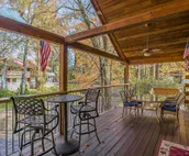Lazy River Days - Riverfront cabin with amazing views in downtown Helen