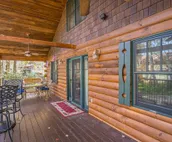Lazy River Days - Riverfront cabin with amazing views in downtown Helen