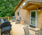 Sunny Woods Cabin - Beautifully designed modern rustic getaway with fire pit