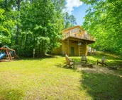 Sunny Woods Cabin - Beautifully designed modern rustic getaway with fire pit