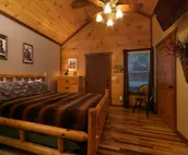 Knott`s Landing - One-of-a-kind floating water cabin, 15 minutes from downtown