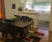 Driller's Dwelling, 1 blk from Expo Center & Fairgrounds, midtown, REMODELED
