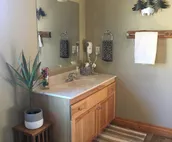 Tranquil Creekside Cottage in the Heart of the Beautiful Black Hills