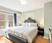 ELEGANT, SPACIOUS - 11 BEDS, 350MB WiFi, KITCHEN, DINING, CABLE TV