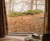 Charming Lakeside Cabin, Minutes from Tulsa with Private Dock