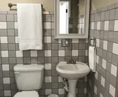 The Water House-Sleeps 10-1 Mile to Boone Pickens