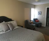 The Water House-Sleeps 10-1 Mile to Boone Pickens