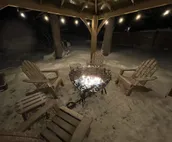 New Hm w/fire pit, short walk to dining and brewery!