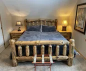 New Hm w/fire pit, short walk to dining and brewery!