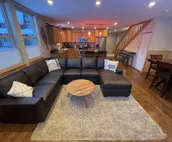 New Hm w/fire pit, short walk to dining and brewery!