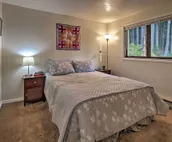 Cozy Retreat w/ Fire Pit - Near Mendenhall Glacier