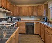 Cozy Retreat w/ Fire Pit - Near Mendenhall Glacier