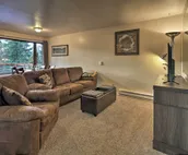 Cozy Retreat w/ Fire Pit - Near Mendenhall Glacier