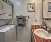 Cozy Retreat w/ Fire Pit - Near Mendenhall Glacier
