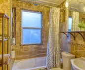 Secluded, Fenced Cottage, Hot Tub, Fire Pit, Dog Friendly, Nat’l Park