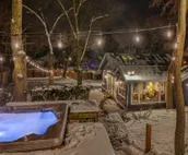 Secluded, Fenced Cottage, Hot Tub, Fire Pit, Dog Friendly, Nat’l Park
