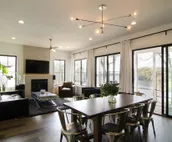 WOW-modern NEW house on Lake Shafer: Hot tub, beach, firepit, playground, games!
