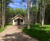 Talkeetna’s Mount Dall Cottage - easy access from Parks Highway, no chores!