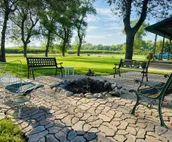 5 BR/2.5 BA Hunting & Fishing Lodge