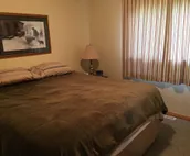 5 BR/2.5 BA Hunting & Fishing Lodge