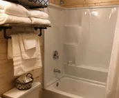 Johnson's Country Cabin - One price rents the entire home!
