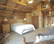 Large, Private & Charming retreat is ultimate upscale stay near Cody, Y.S. Park