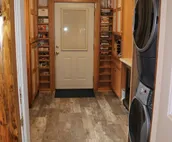 JBs Alaska Getaway Beautiful Custom Log home for your Alaskan experience 2b/2b