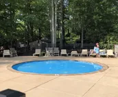 Near Lake, Wifi, Cable,Hot tub,Jacuzzi, Pool Table,Foosball Table,secluded area