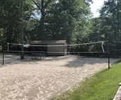 Near Lake, Wifi, Cable,Hot tub,Jacuzzi, Pool Table,Foosball Table,secluded area